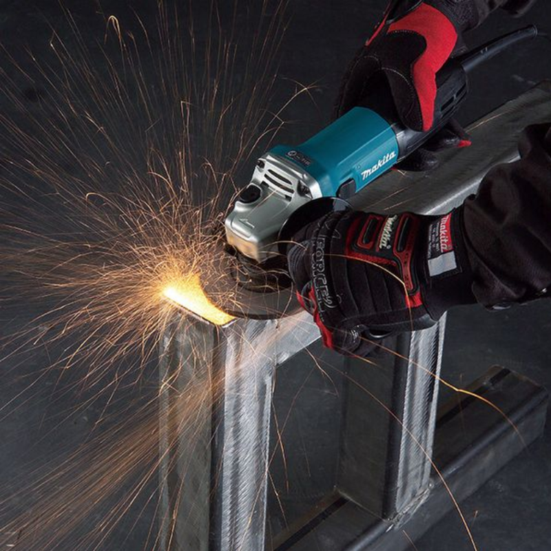 EREDTI MAKITA KÉSZLET: Vezeték nélküli fúró + nagy teljesítményű sarokcsiszoló + 26 kiegészítő + 2 akkumulátor