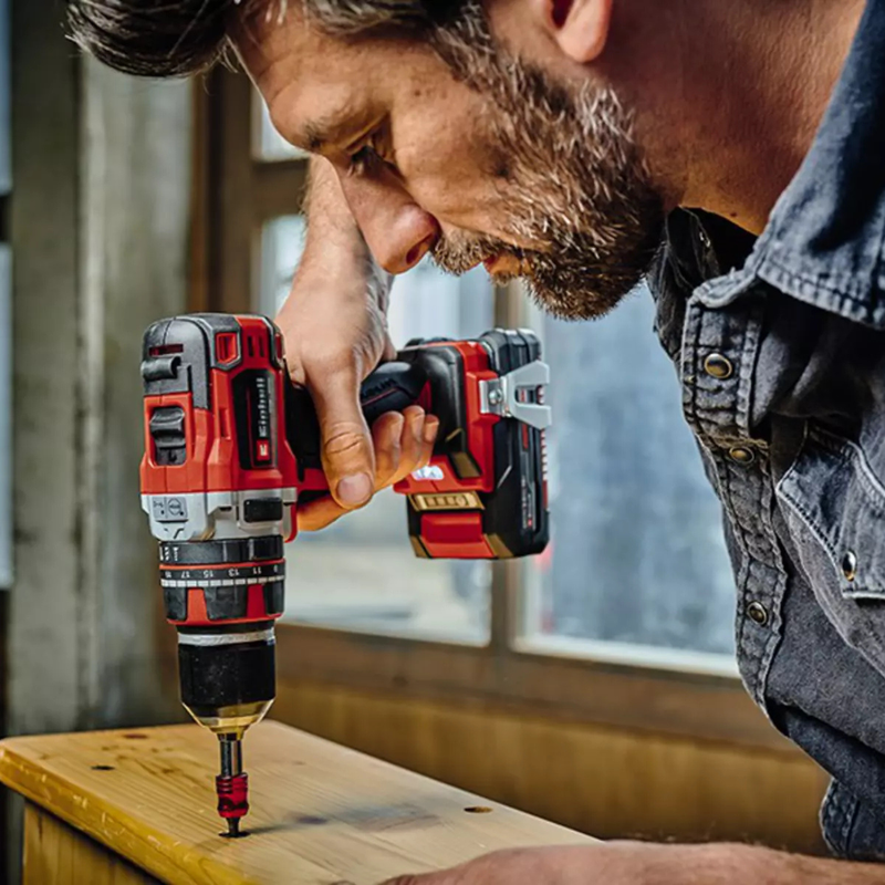 EREDTI EINHELL KÉSZLET: Vezeték nélküli fúró + nagy teljesítményű sarokcsiszoló + 26 kiegészítő + 2 akkumulátor