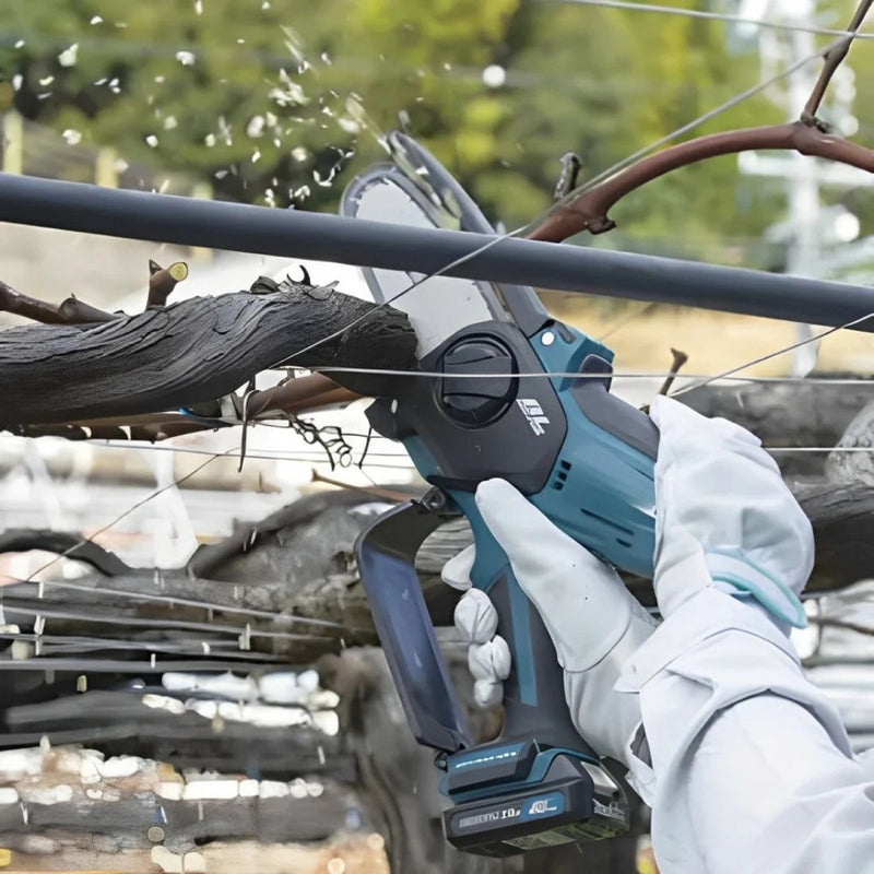 VEZETÉK NÉLKÜLI LÁNCFŰRÉSZ – KÉSZLETKISÖPRÉS AKCIÓ – INGYENES SZÁLLÍTÁS 24 ÓRÁN BELÜL